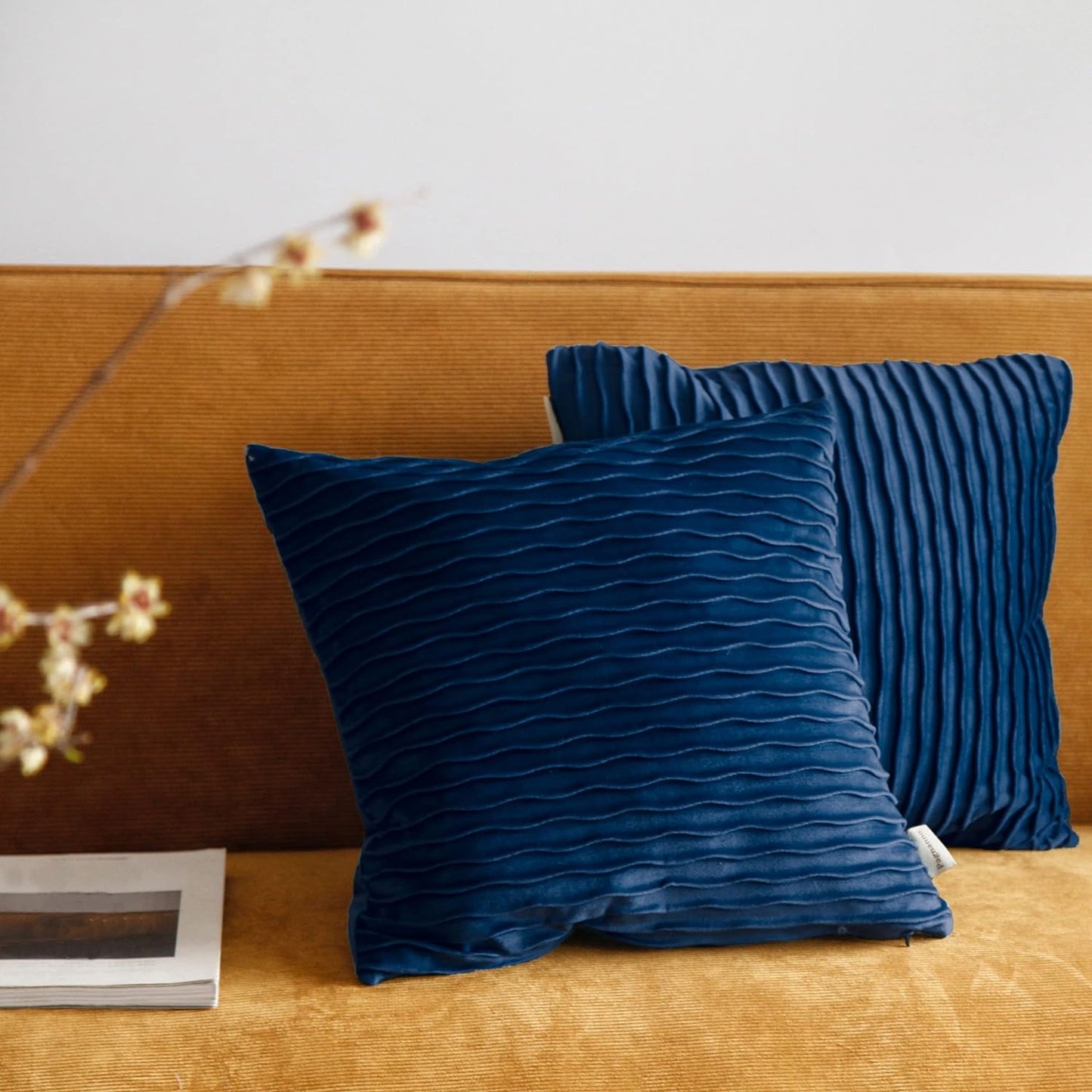 Pagnanno - Waves - Velvet Cushion Covers Set of 2
