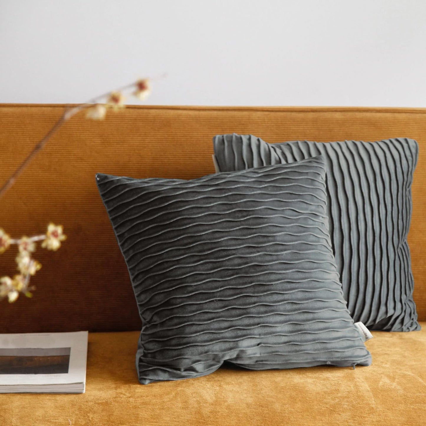 Pagnanno - Waves - Velvet Cushion Covers Set of 2
