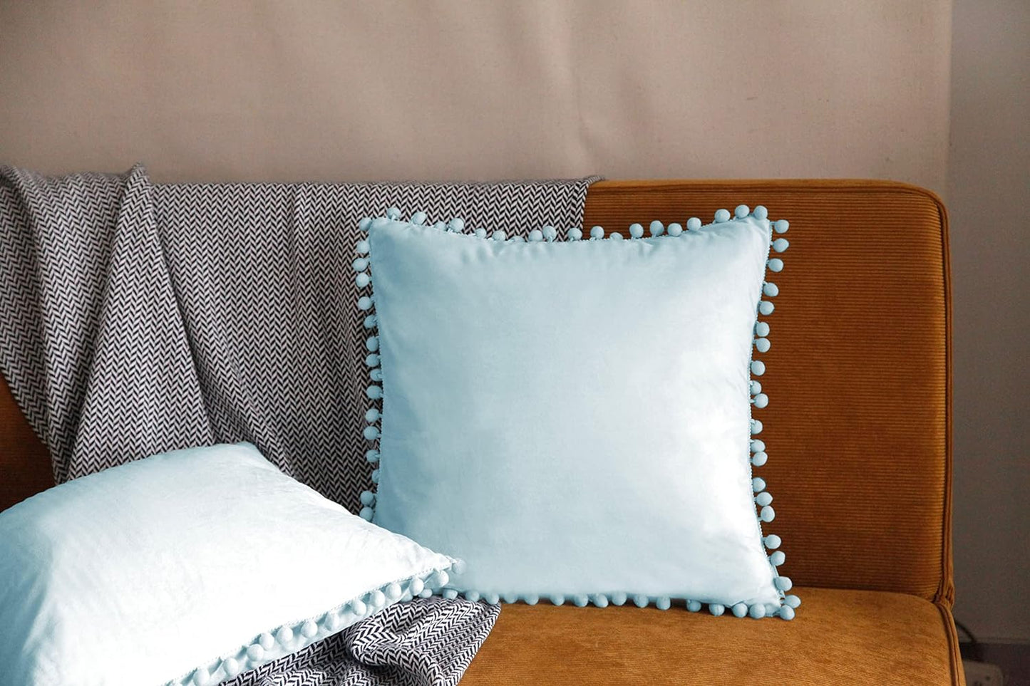 Pagnanno - Poms - Set of 2 Soft Velvet Cushion Covers